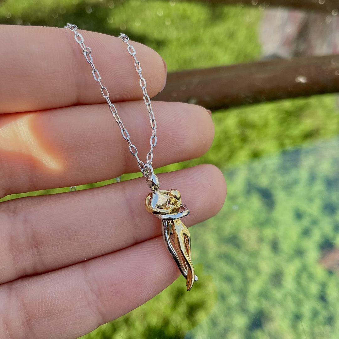 Sarılan Çift Kolyesi