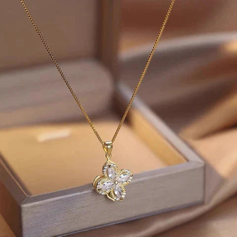 14 Ayar Altın Kaplama Özel Dönen Zirkon Taşlı Yonca Kolye - Swaroza