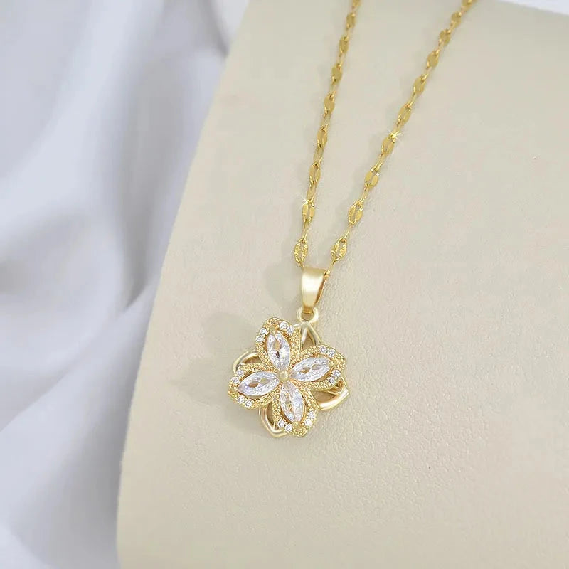 14 Ayar Altın Kaplama Özel Dönen Zirkon Taşlı Yonca Kolye - Swaroza